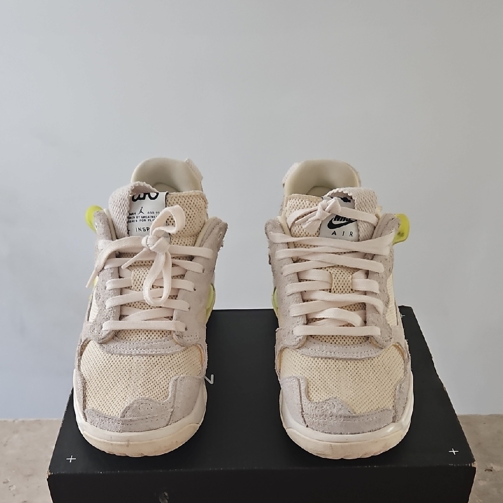 Nike Womens Jordan MA2